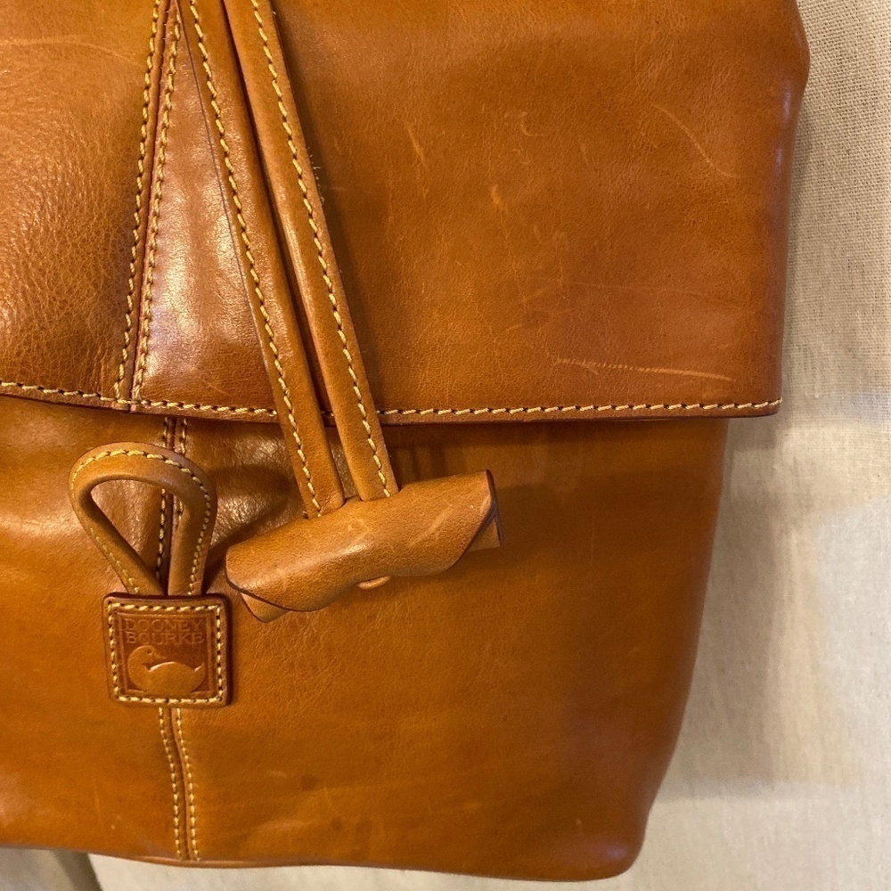 Dooney & Bourke Florentine Toggle Crossbody with COA EUC - Picture 11 of 14